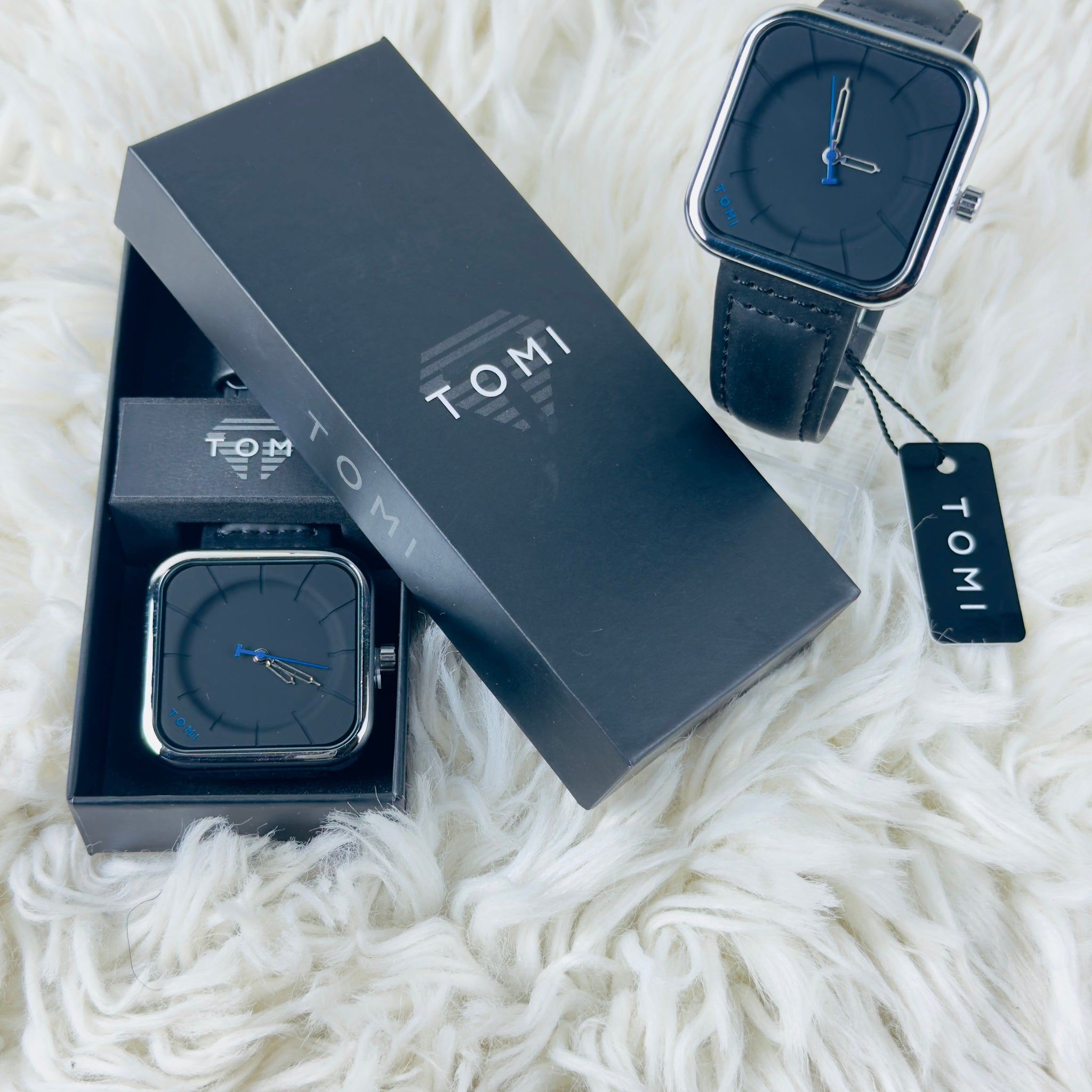 Black Tomi square watch